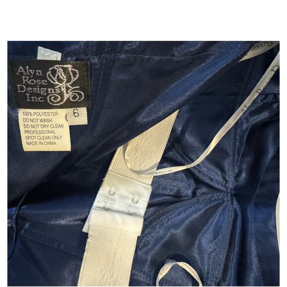 Alyn Rose Designs sweetheard strapless navy embellished pleated gown size 6 - Picture 12 of 17